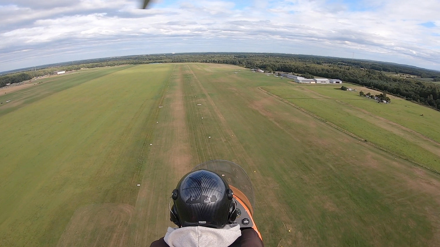 Anflug auf den Flugplatz Uetersen mit dem Gyrocopter von Flugtraum