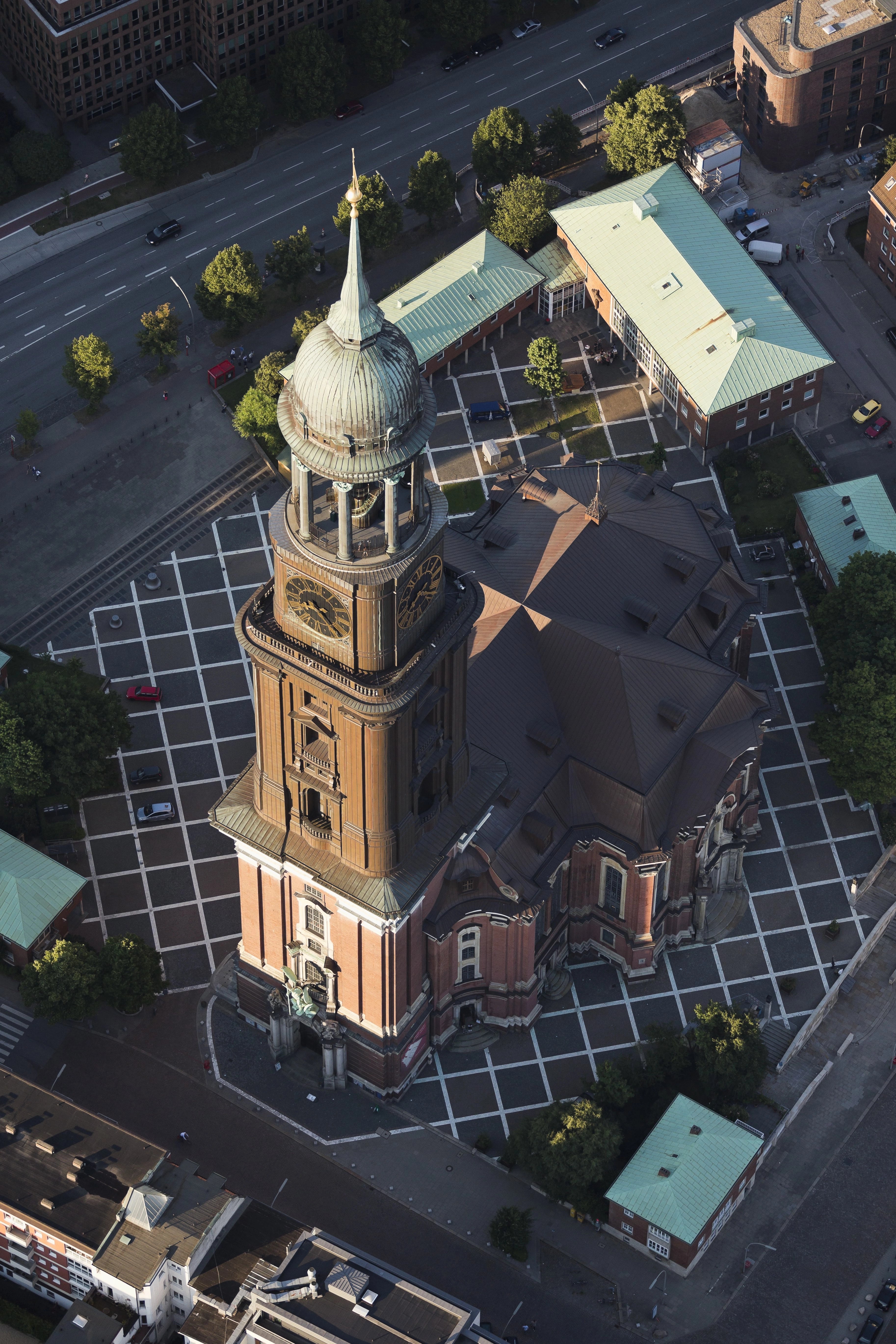Der HAmburger Michel aus einer Perspektive mit Flugtraum erleben